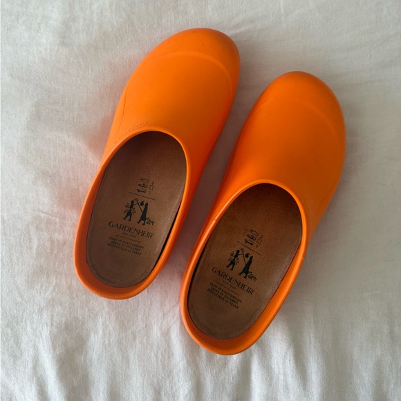 Gardenheir Italian Garden Clog in Orange - Picture 2 of 8